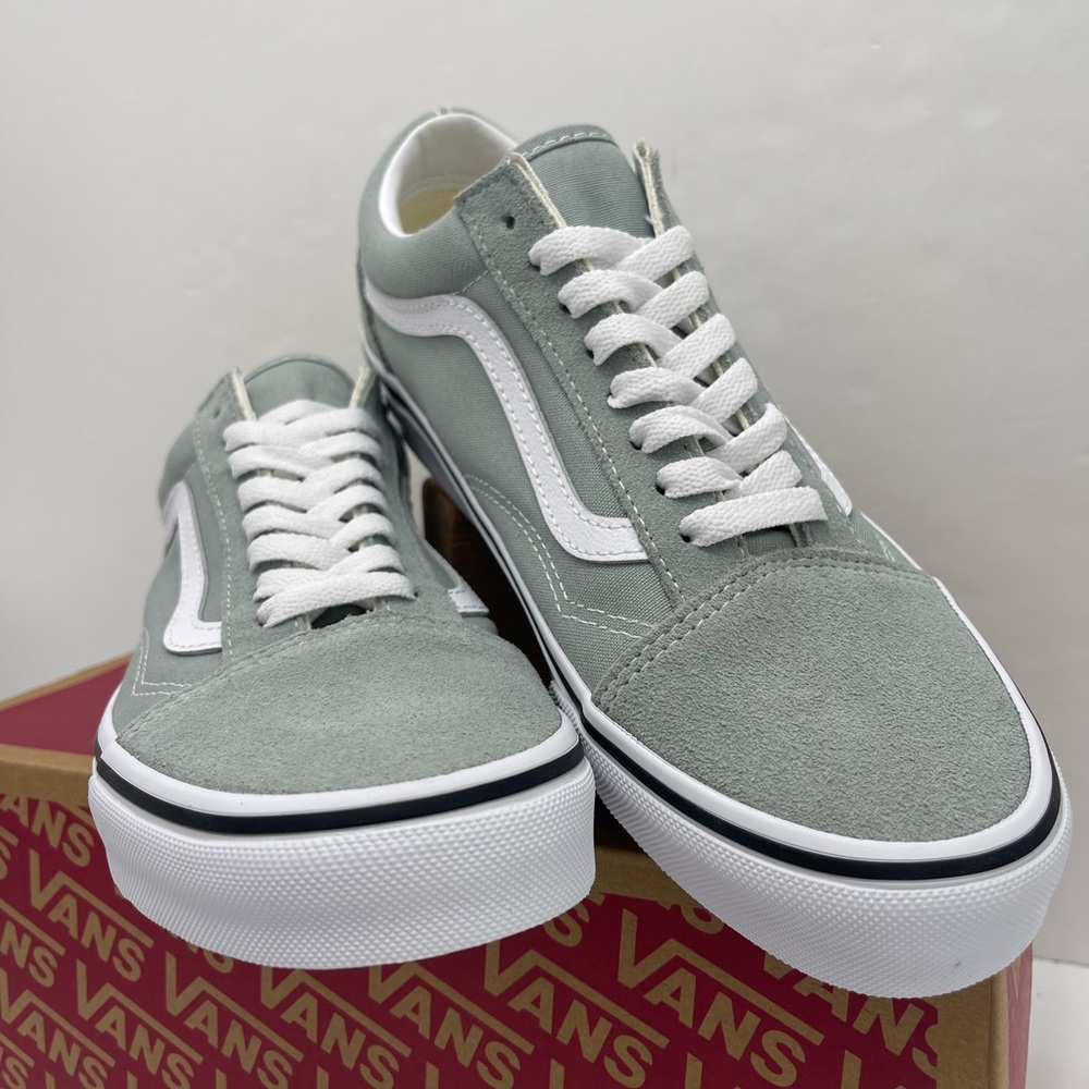 Vans WMNS Old Skool
Color Theory Pure Grey
VNO00CR5EPO Sneakers - Picture 3 of 16